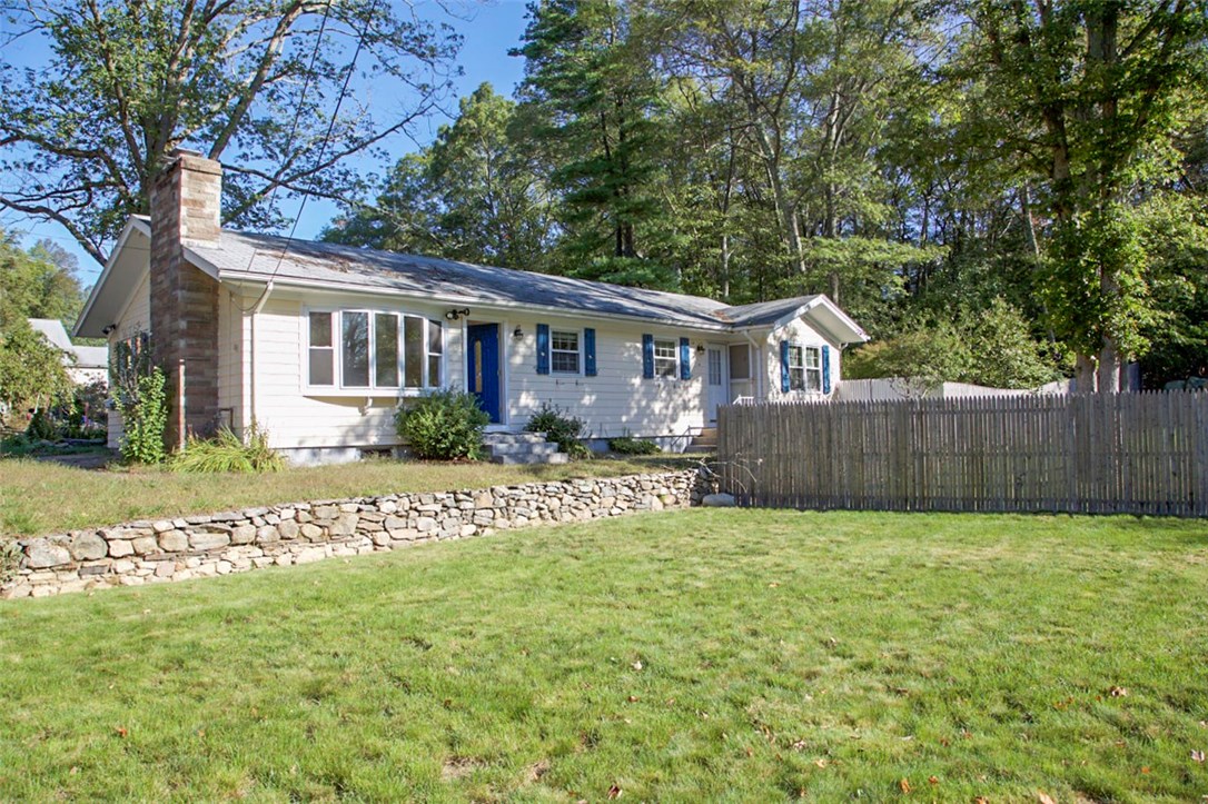 183 Old County Road Smithfield, RI 02917 - Photo 3 of 32 Gallery Image 3