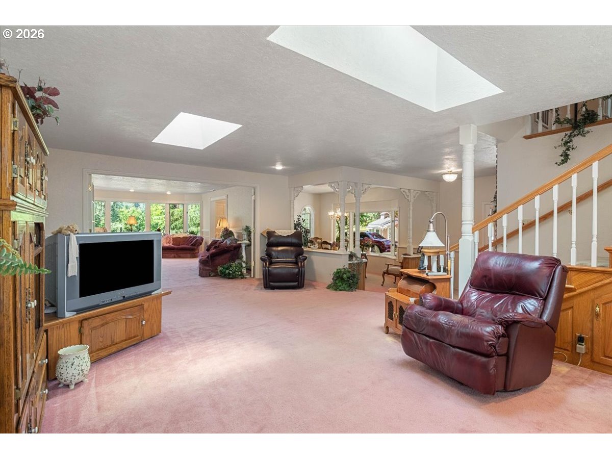 1300 Fair Oaks Road Oakland, OR 97462 - Photo 11 of 48 a living room with furniture and a flat screen tv