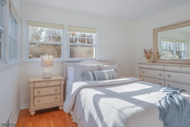 $899,900 | 26 Pihlman Place, Chatham, NJ 07928