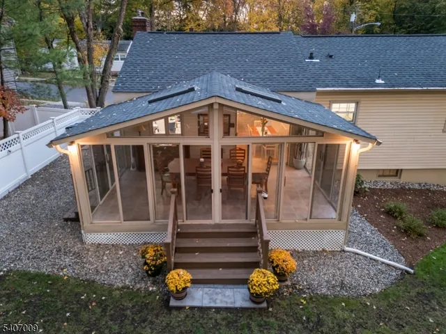 $899,900 | 26 Pihlman Place, Chatham, NJ 07928