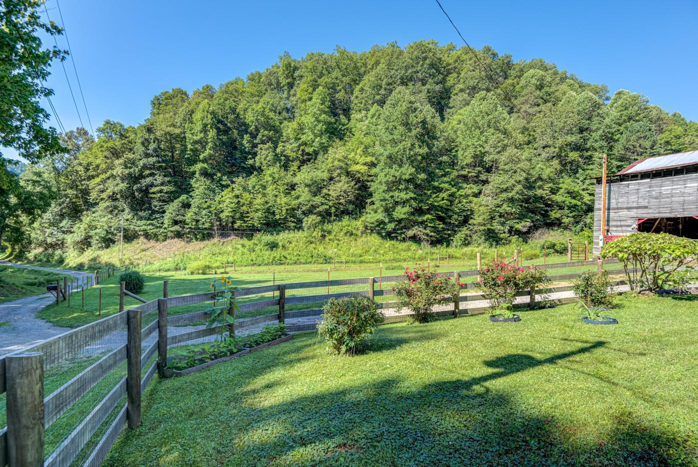 580 Possum Trot Road Kyles Ford, TN 37765 - Photo 5 of 56 kf5