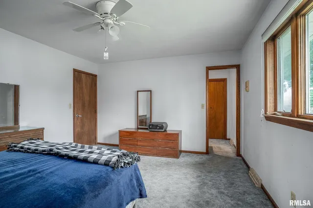 $260,000 | 500 North 7th Avenue, New Windsor, IL 61465