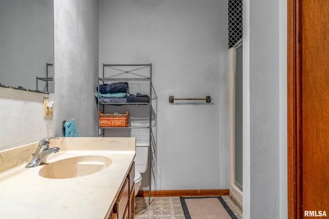 $260,000 | 500 North 7th Avenue, New Windsor, IL 61465