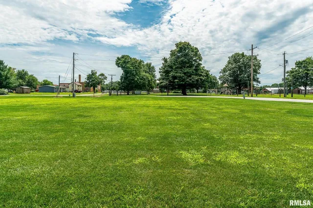 $260,000 | 500 North 7th Avenue, New Windsor, IL 61465