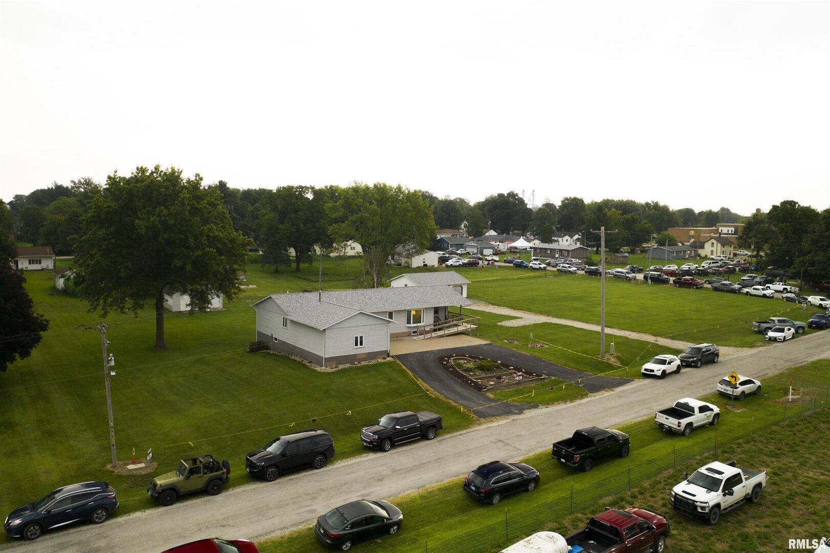 500 North 7th Avenue New Windsor, IL 61465 - Photo 3 of 31