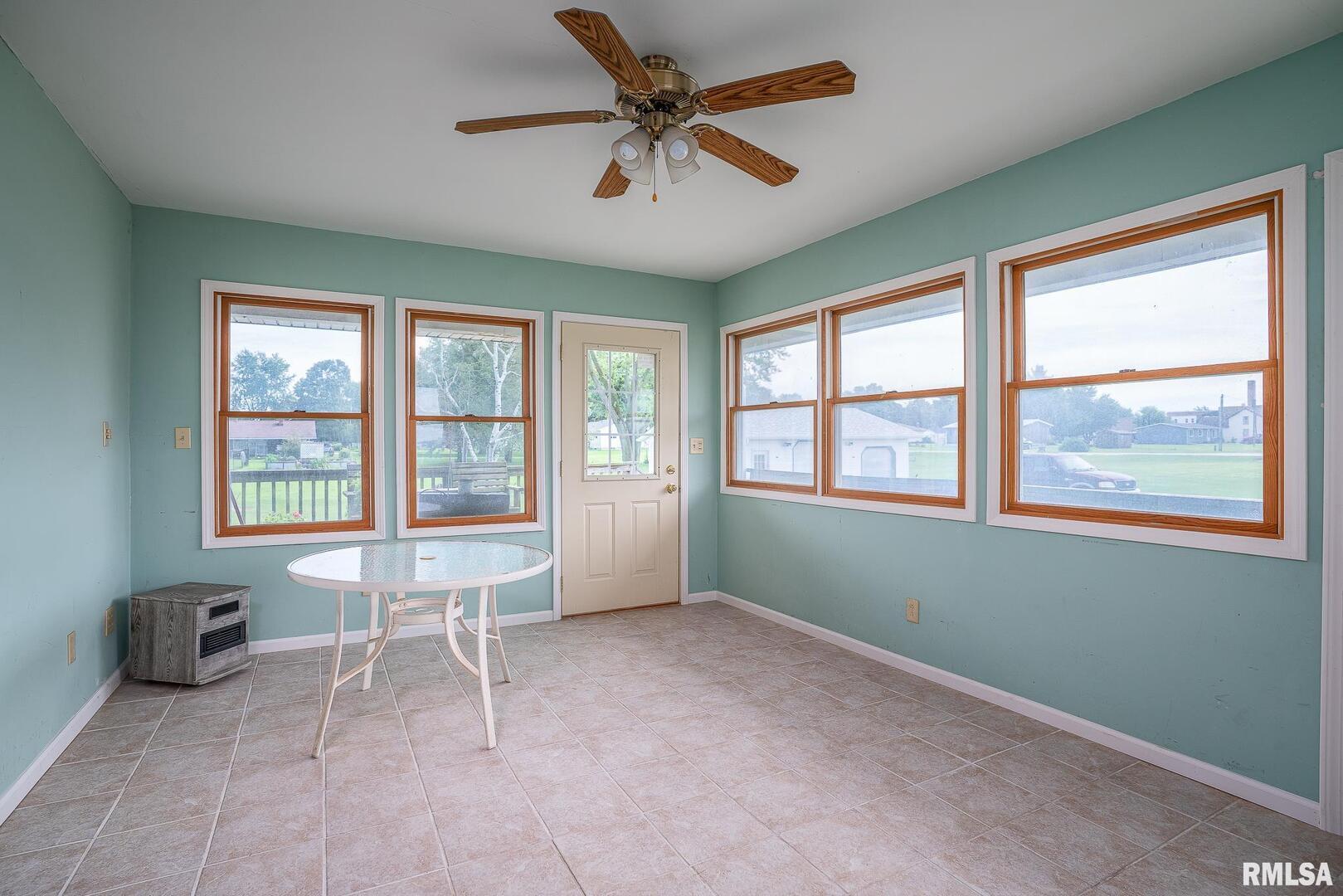 500 North 7th Avenue New Windsor, IL 61465 - Photo 4 of 31