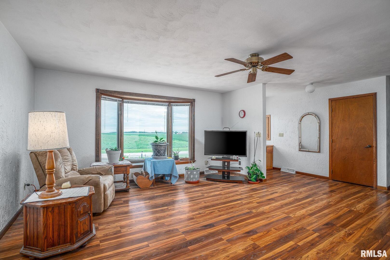 500 North 7th Avenue New Windsor, IL 61465 - Photo 7 of 31