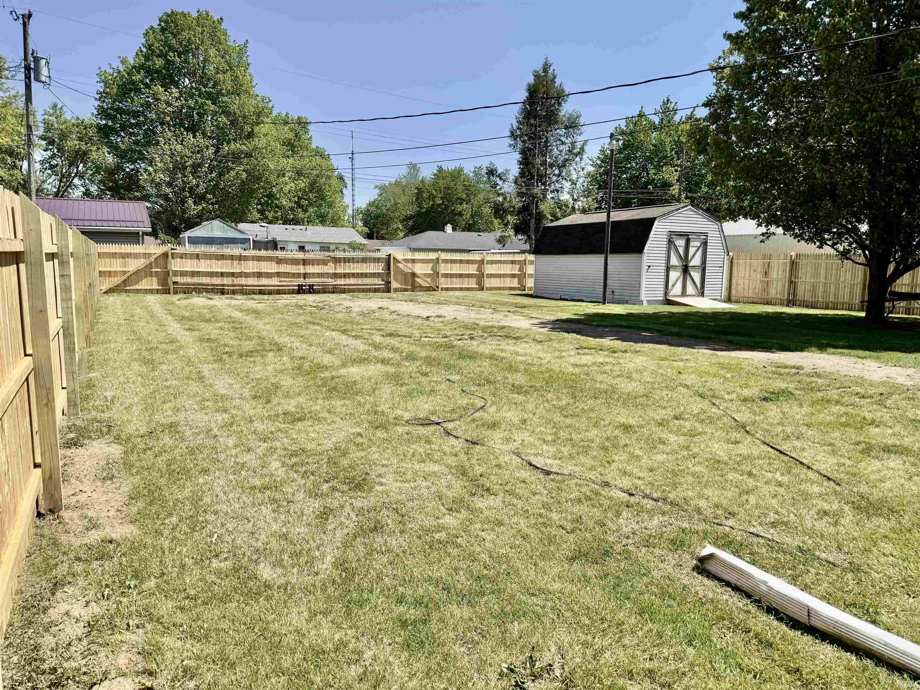 1214 Rochester Boulevard Rochester, IN 46975 - Photo 23 of 24 Gallery Image 23