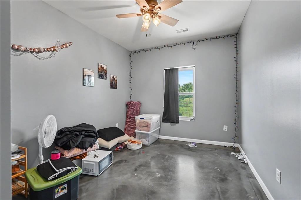 2216 Eisenhower Road Ottawa, KS 66067 - Photo 21 of 54