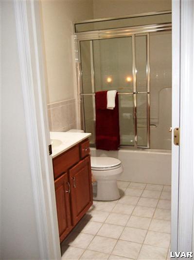 2015 Quail Creek Road Bethlehem, PA 18017 - Photo 12 of 14 Main Bath