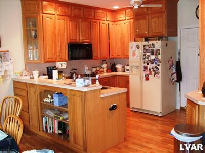 2015 Quail Creek Road Bethlehem, PA 18017 - Photo 3 of 14 Gallery Image 3