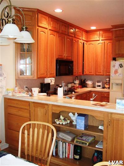 2015 Quail Creek Road Bethlehem, PA 18017 - Photo 4 of 14 Gallery Image 4