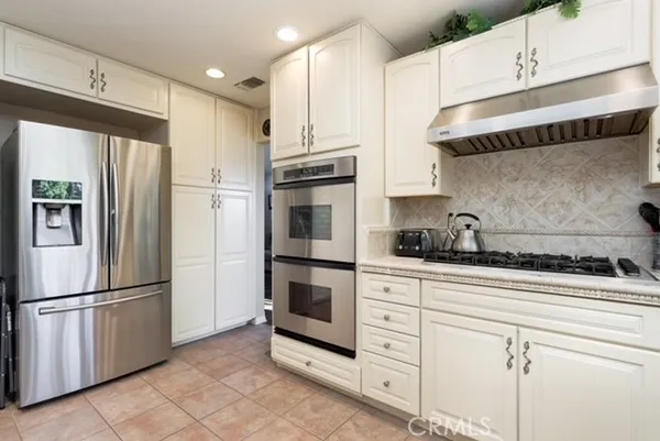 $950,000 | 28375 Patricia Hill Drive, Canyon Country, CA 91387