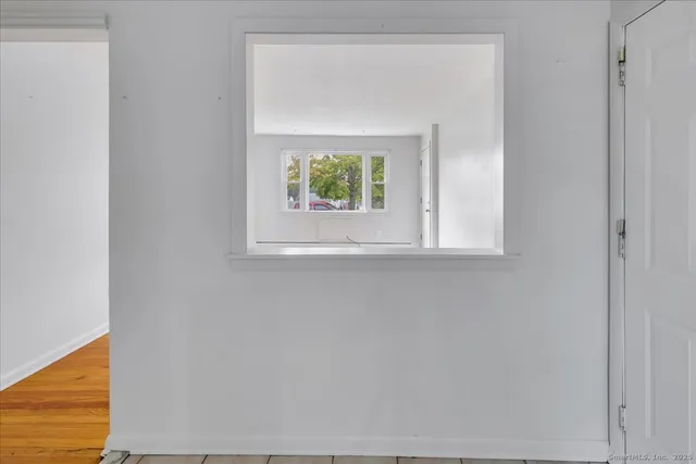 a view of window in a room