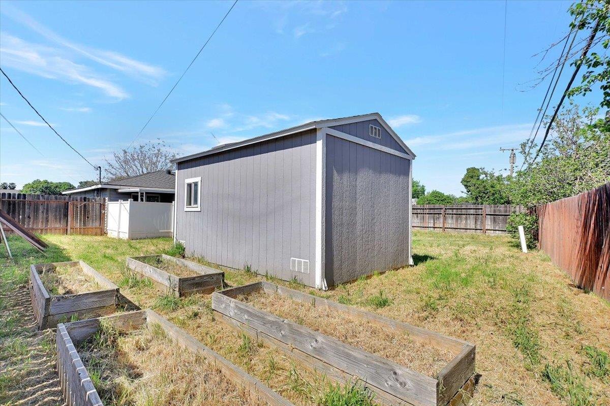 2717 Ribier Way Rancho Cordova, CA 95670 - Photo 38 of 41