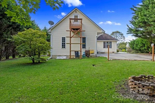 $515,000 | 372 Kingfisher Lane, Mills River, NC 28759