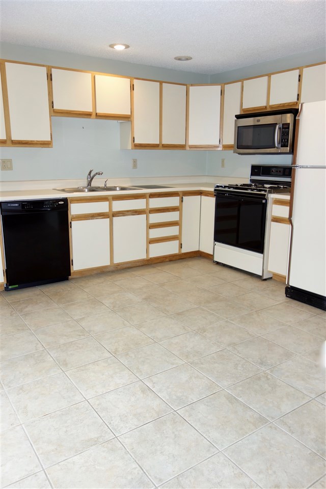 52 Hickory Lane, Unit 52 Windham, NH 03087 - Photo 8 of 28 Gallery Image 8