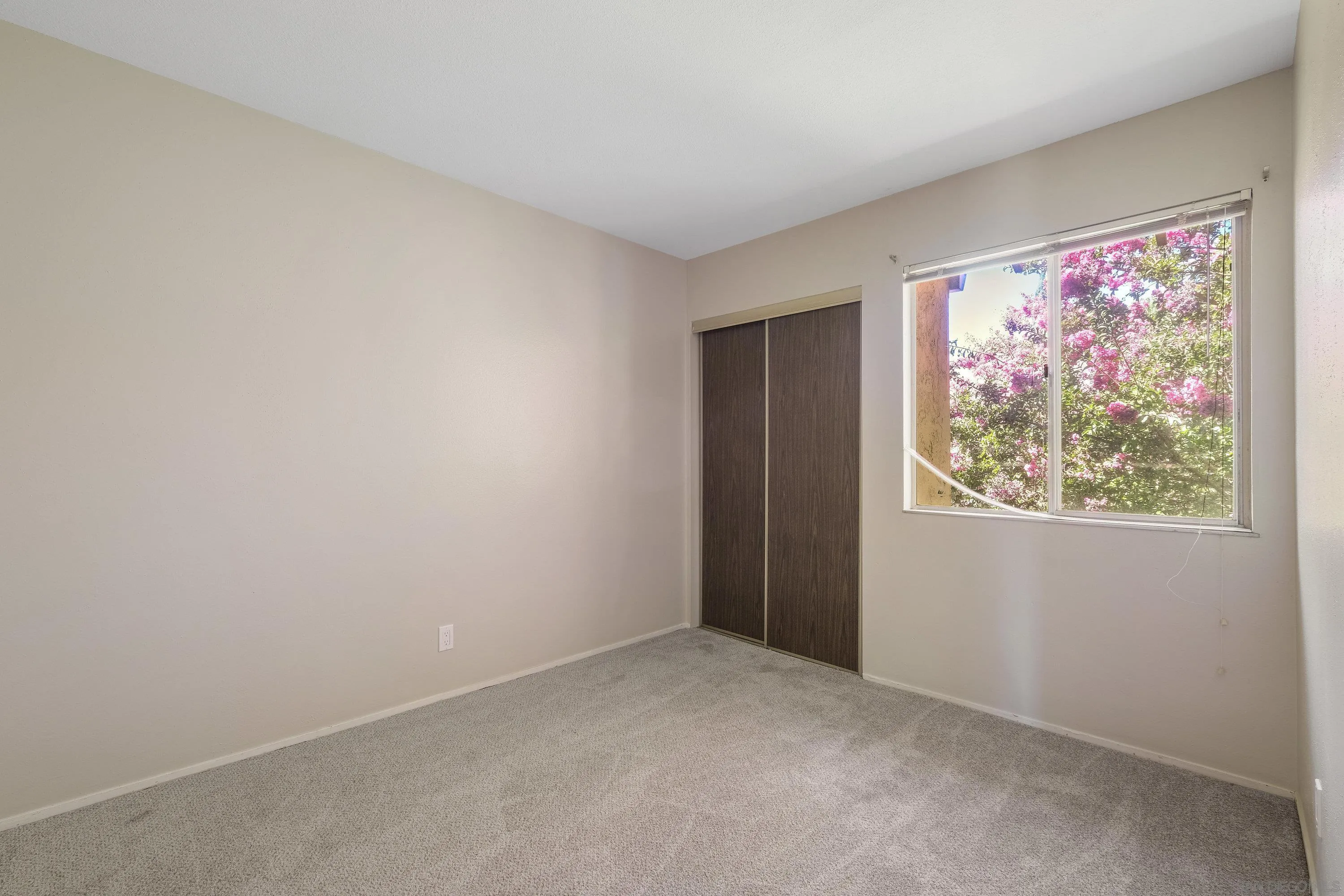 379 Eldridge Avenue Vacaville, CA 95688 - Photo 15 of 19 an empty room with window