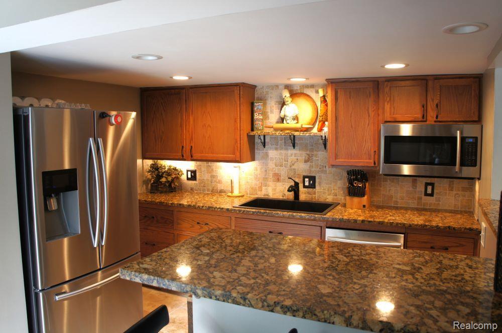 3322 Emmons Avenue Rochester Hills, MI 48307 - Photo 5 of 51