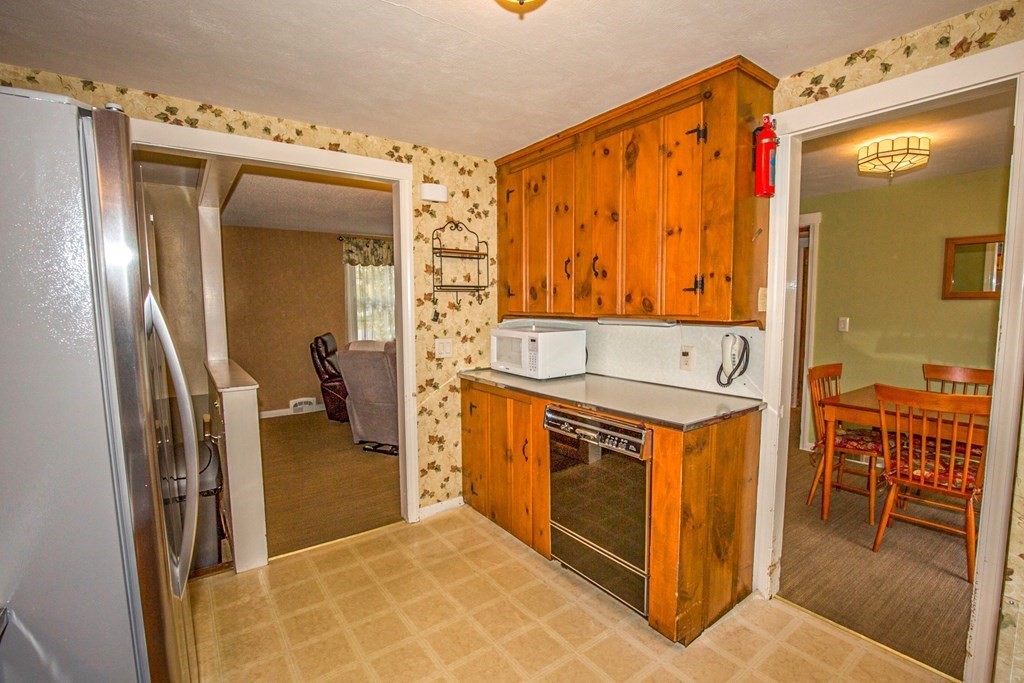 67 Plumtree Circle Springfield, MA 01118 - Photo 8 of 37