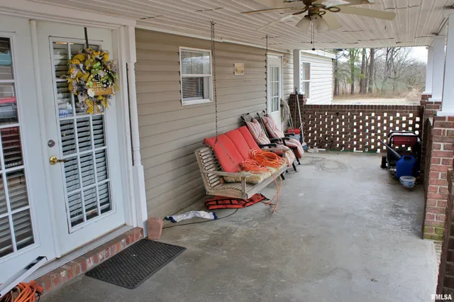 $129,900 | 6752 South US 45 Road, Brookport, IL 62910