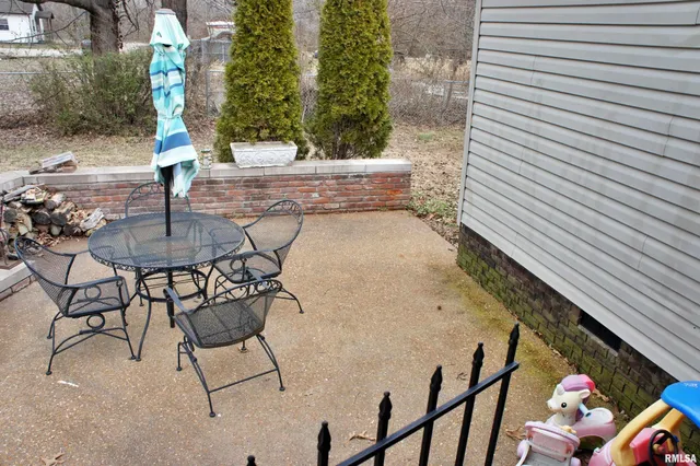 $129,900 | 6752 South US 45 Road, Brookport, IL 62910