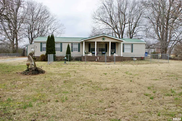 $129,900 | 6752 South US 45 Road, Brookport, IL 62910