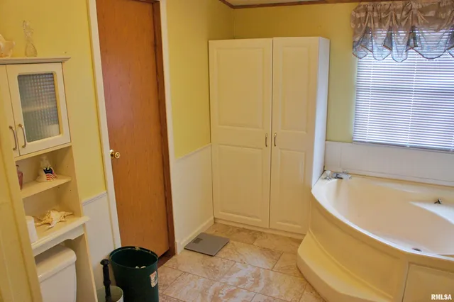 $129,900 | 6752 South US 45 Road, Brookport, IL 62910