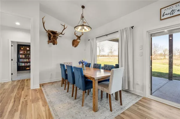 $765,000 | 6404 Gracie Lane, Odessa, MO 64076