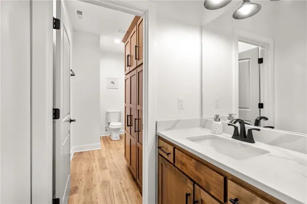 $765,000 | 6404 Gracie Lane, Odessa, MO 64076