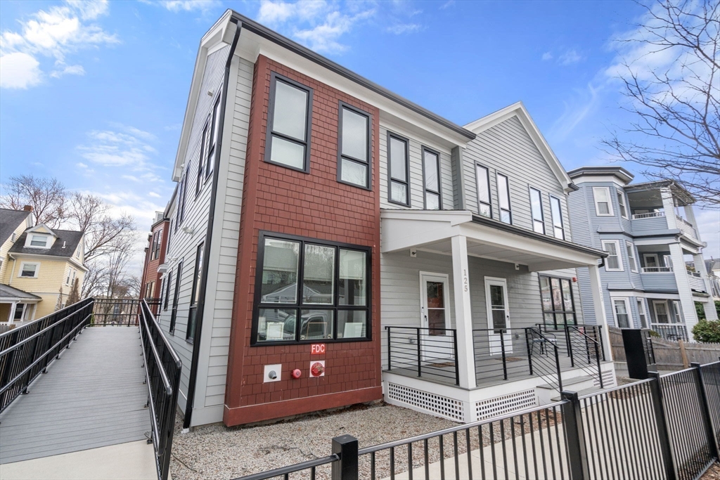 123-125 Centre Street, Unit TH4 Boston, MA 02124 - Photo 31 of 42