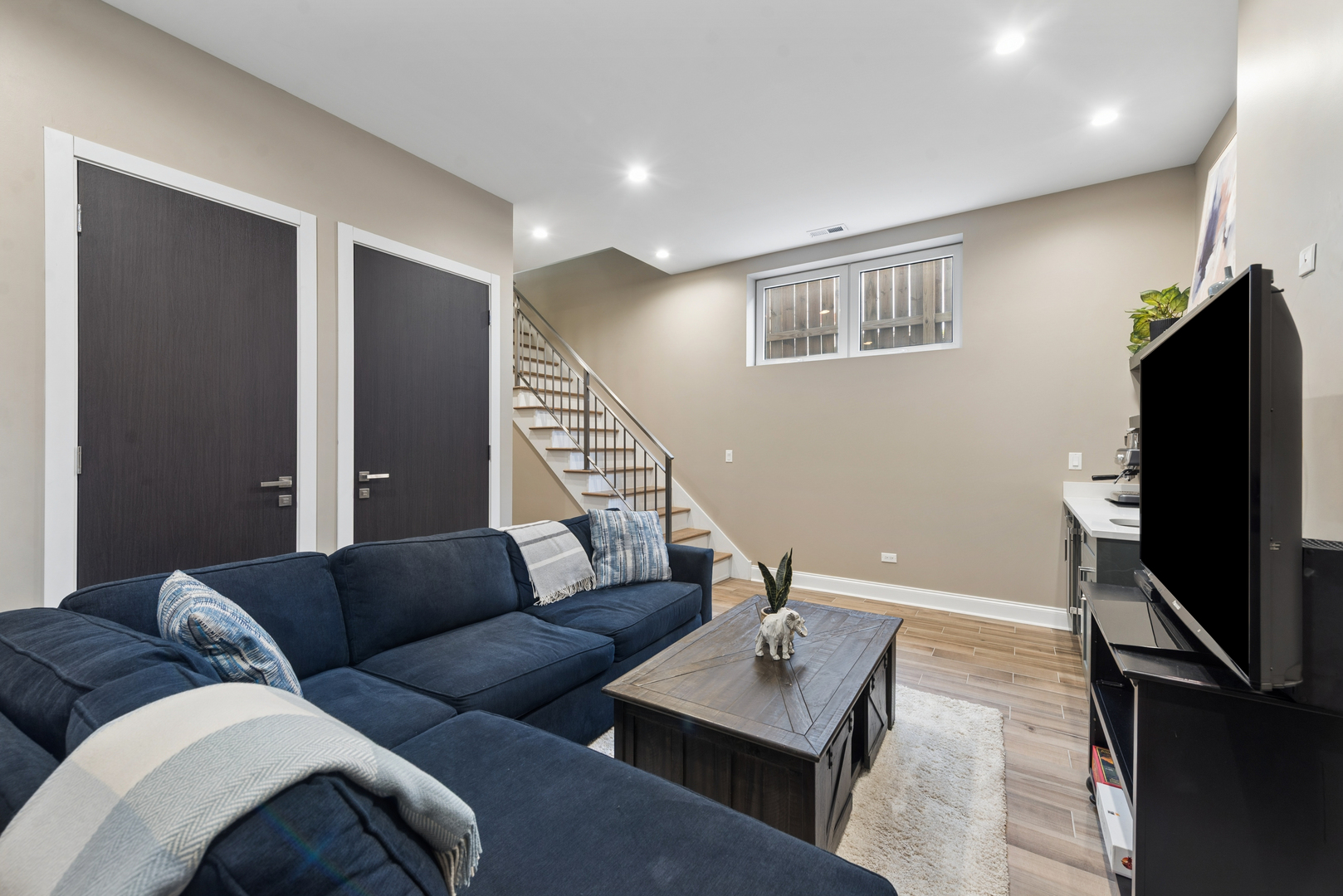 2423 West Rice Street, Unit 1 Chicago, IL 60622 - Photo 10 of 21 Gallery Image 10