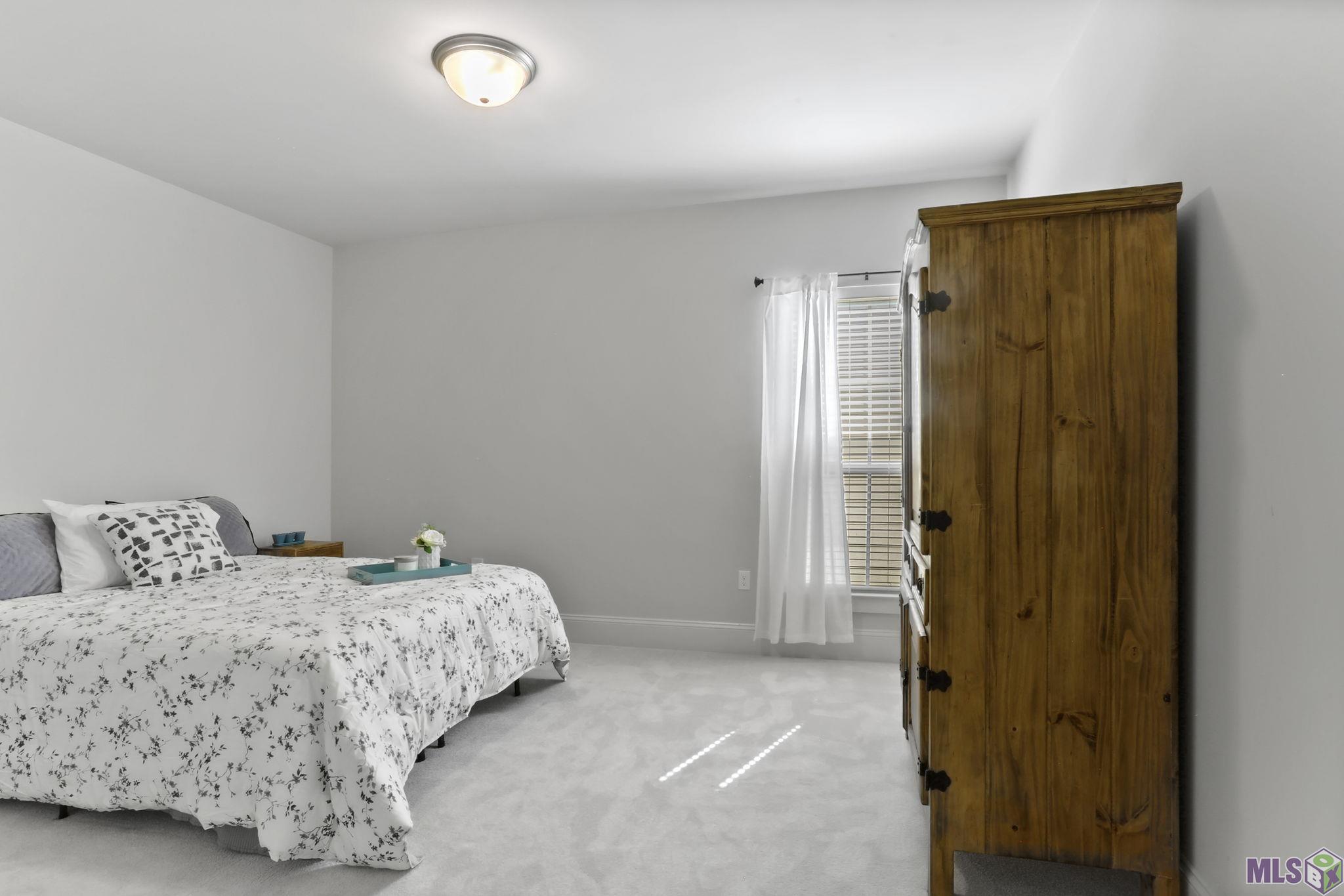 6613 Silver Oak Drive Baton Rouge, LA 70817 - Photo 16 of 18 Guest room - very spacious
