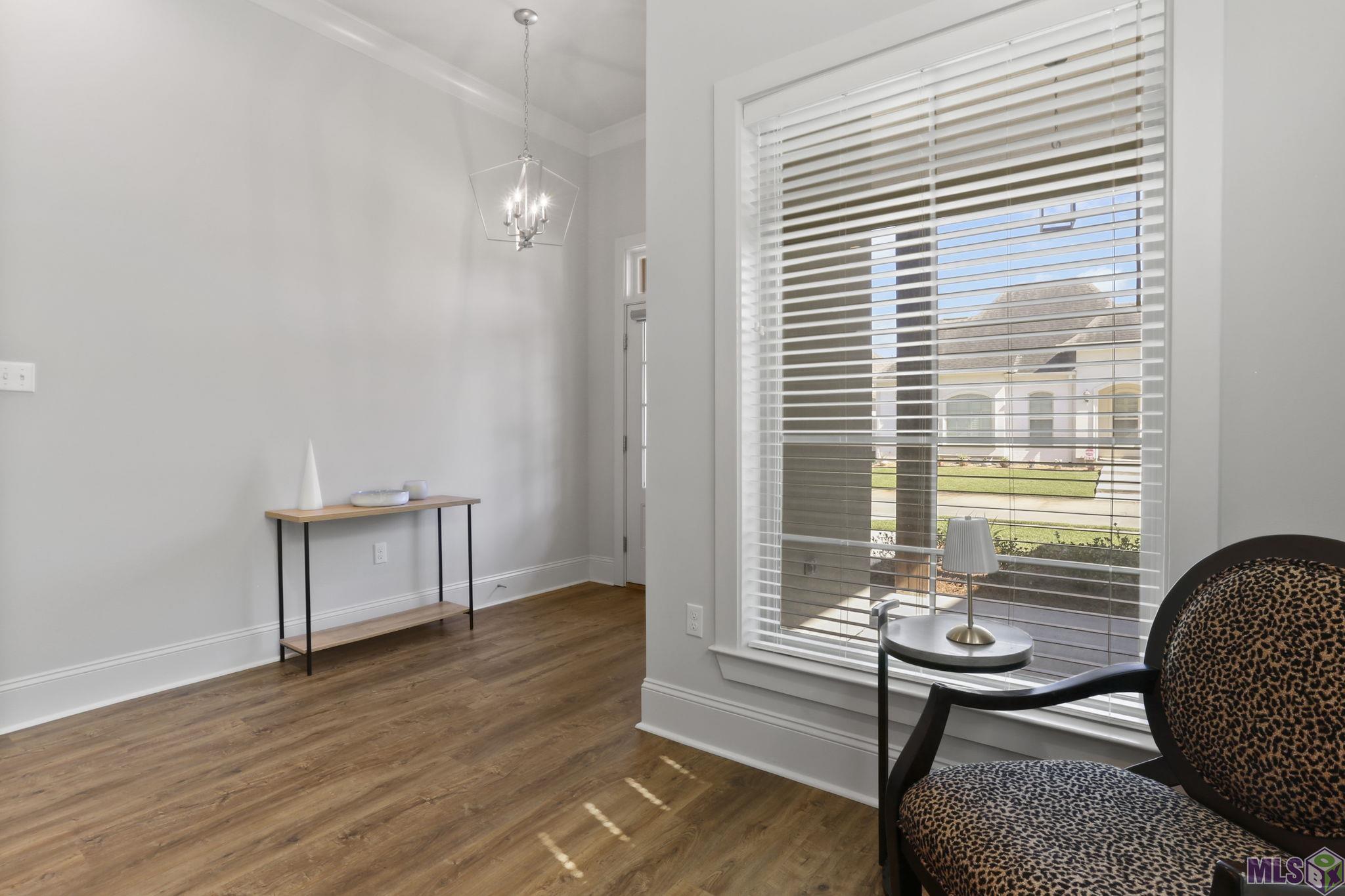 6613 Silver Oak Drive Baton Rouge, LA 70817 - Photo 6 of 18 Living room and entry