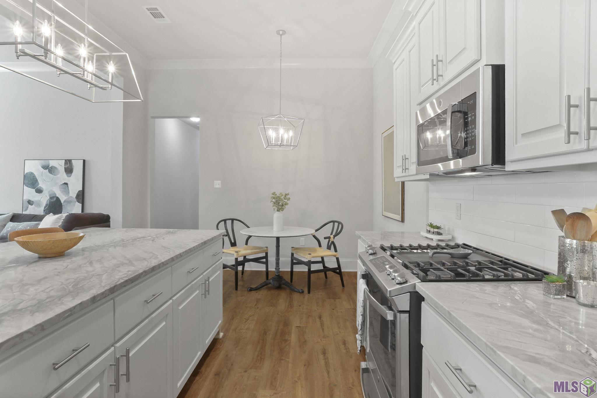 6613 Silver Oak Drive Baton Rouge, LA 70817 - Photo 9 of 18 Gas cooktop/range