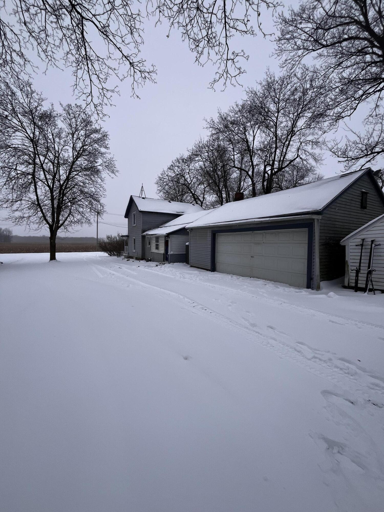 8466 Clinton Macon Road Clinton, MI 49236 - Photo 2 of 24 IMG_3848