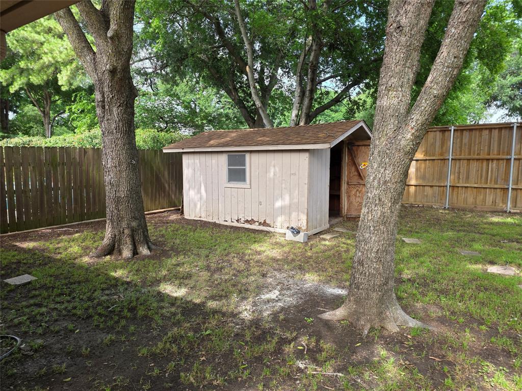 1507 Clover Hill Road Mansfield, TX 76063 - Photo 34 of 37