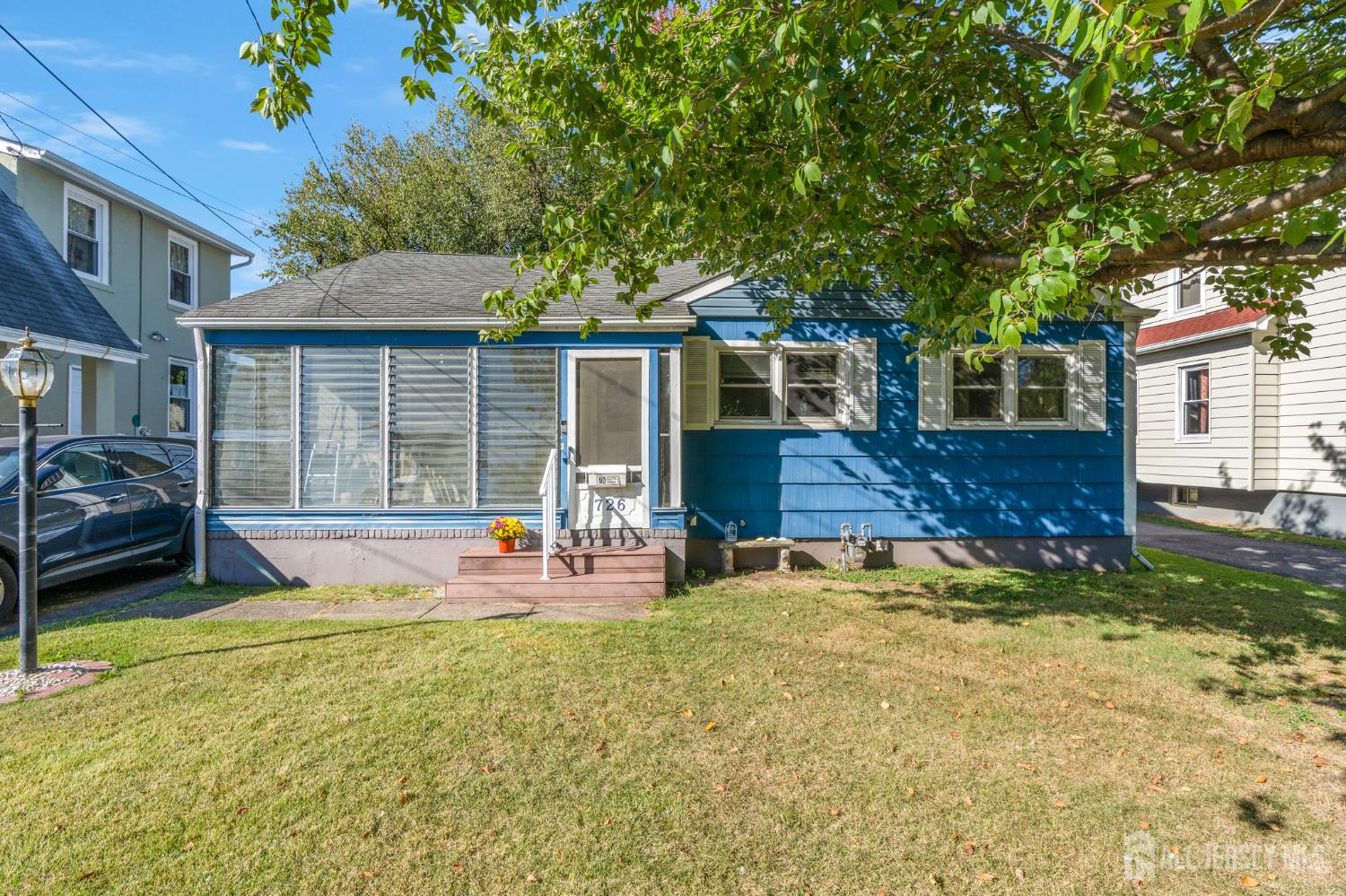 726 Front Street Dunellen, NJ 08812 - Photo 3 of 24