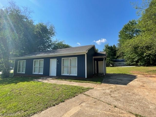 571 Heatherton Lane Rural Hall, NC 27045 - Photo 3 of 11 Right Side