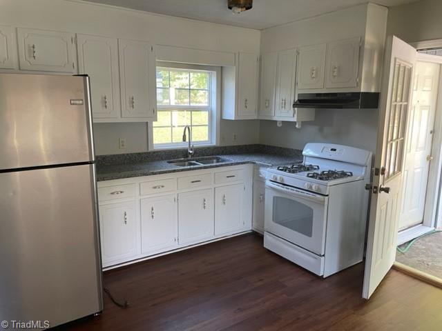 571 Heatherton Lane Rural Hall, NC 27045 - Photo 8 of 11 Kitchen