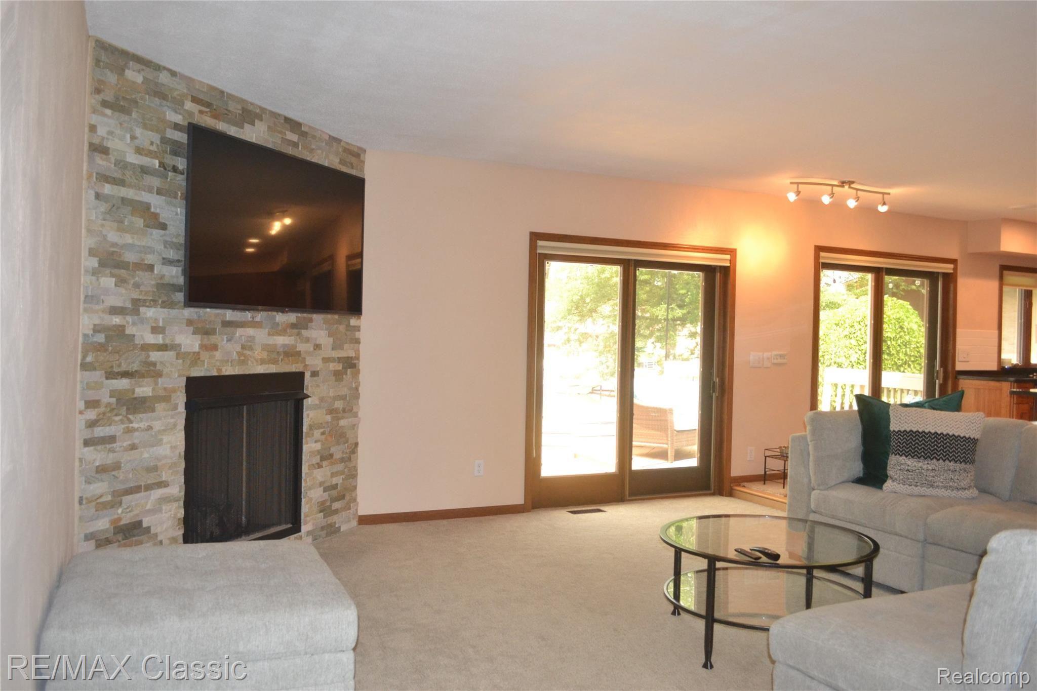 3730 Sleeth Road Commerce Township, MI 48382 - Photo 18 of 59 Family Room