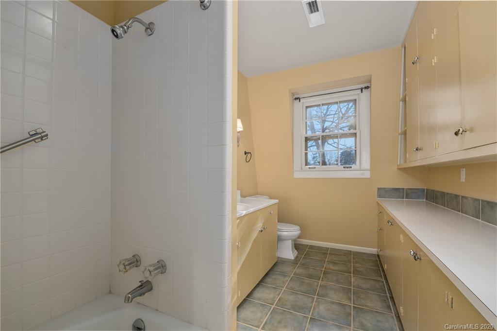 370 Hunting Country Road Tryon, NC 28782 - Photo 34 of 45 Gallery Image 34