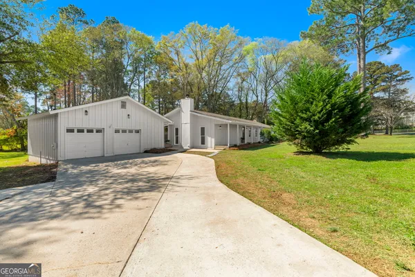 $749,900 | 177 Lakeshore Circle Northeast, Milledgeville, GA 31061