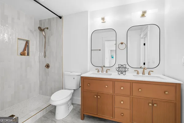 $749,900 | 177 Lakeshore Circle Northeast, Milledgeville, GA 31061