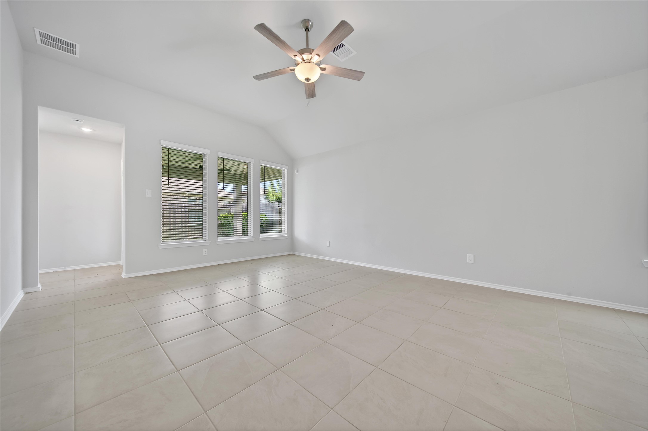1326 Lakeside Crk Road Magnolia, TX 77354 - Photo 13 of 28 Gallery Image 13