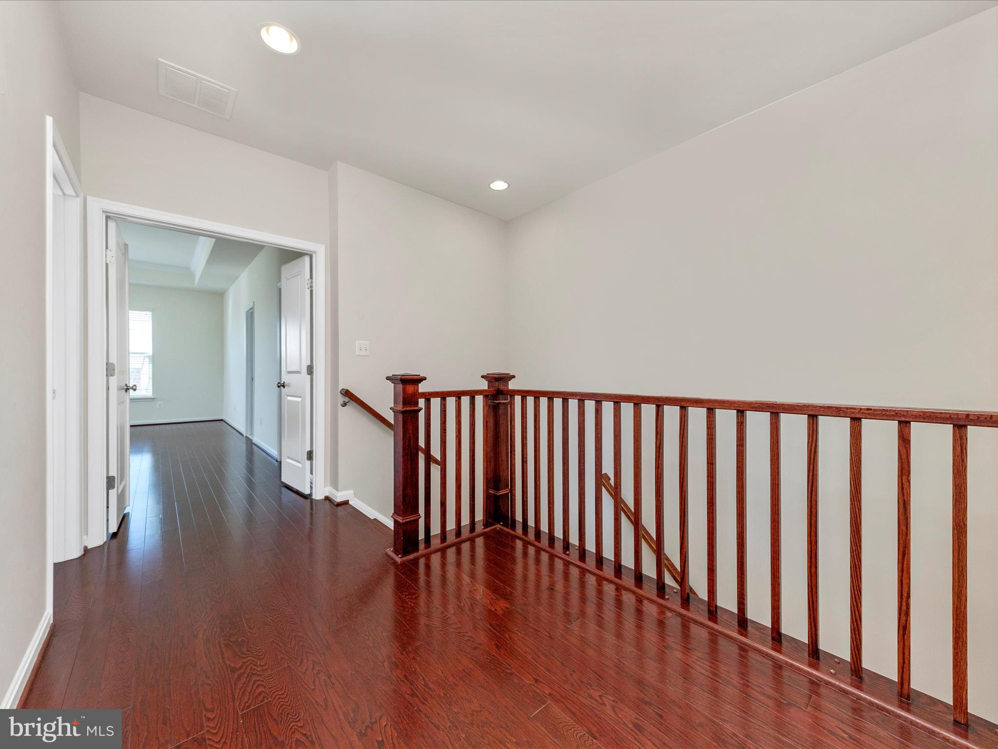 42251 Riggins Ridge Terrace Brambleton, VA 20148 - Photo 30 of 62 Hallway