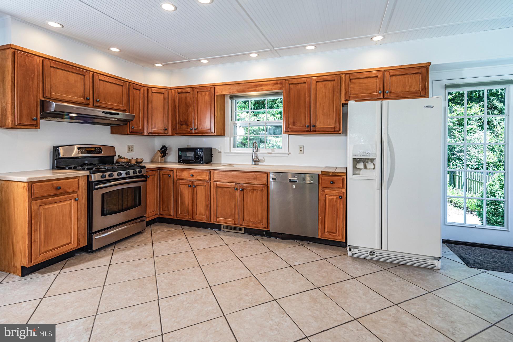 41 Gulick Road Princeton, NJ 08540 - Photo 8 of 38 Kitchen with Access to Outdoor Patio