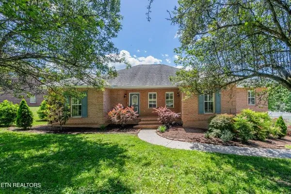 $625,000 | 1244 River Oaks Drive, Kingston, TN 37763