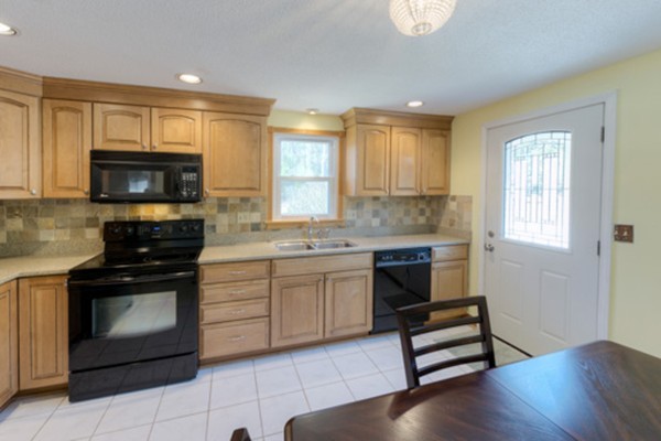 6 Ross Road Holyoke, MA 01040 - Photo 8 of 28