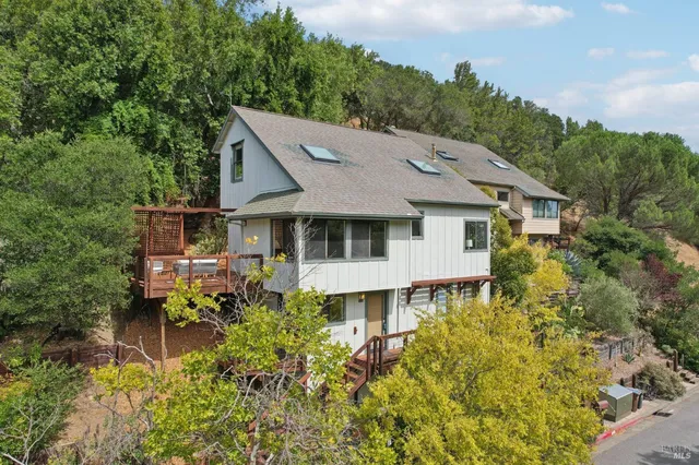 $949,000 | 32 Glen Drive, Fairfax, CA 94930